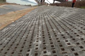 水利護坡磚塑料模具主要應用在哪些施工地點？