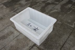 如何解決公路路沿石塑料模具在注塑過程開裂的問題？